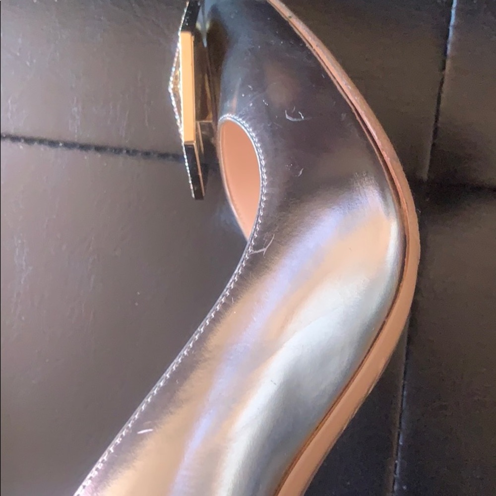 pumps - Picture 6 of 6
